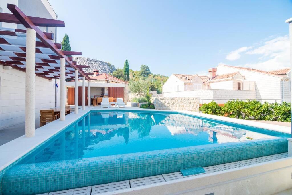 Modern Villa With Swimming Pool - Penthouse Dubrovnik Exterior photo